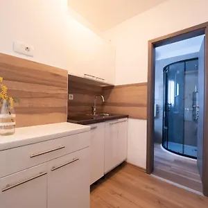 Cozy With Breakfast On Request 1 Apartament