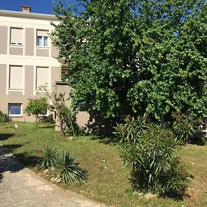 Lilly Apartament